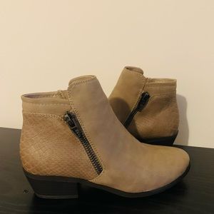 New ankle boots (8’s)
